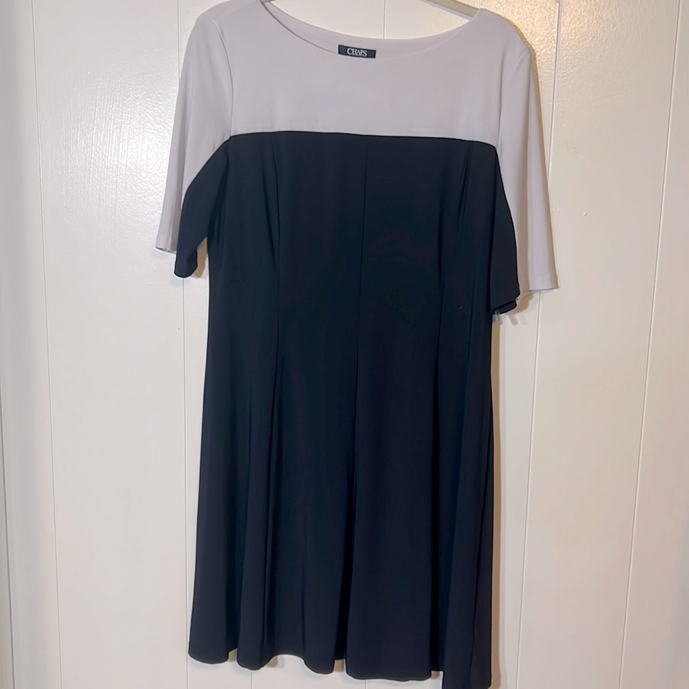 Chaps navy and white short sleeve dress